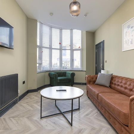 Ettie And Gigi'S Apartment Блекпул Екстериор снимка
