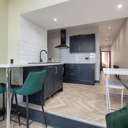Ettie And Gigi'S Apartment Блекпул Екстериор снимка