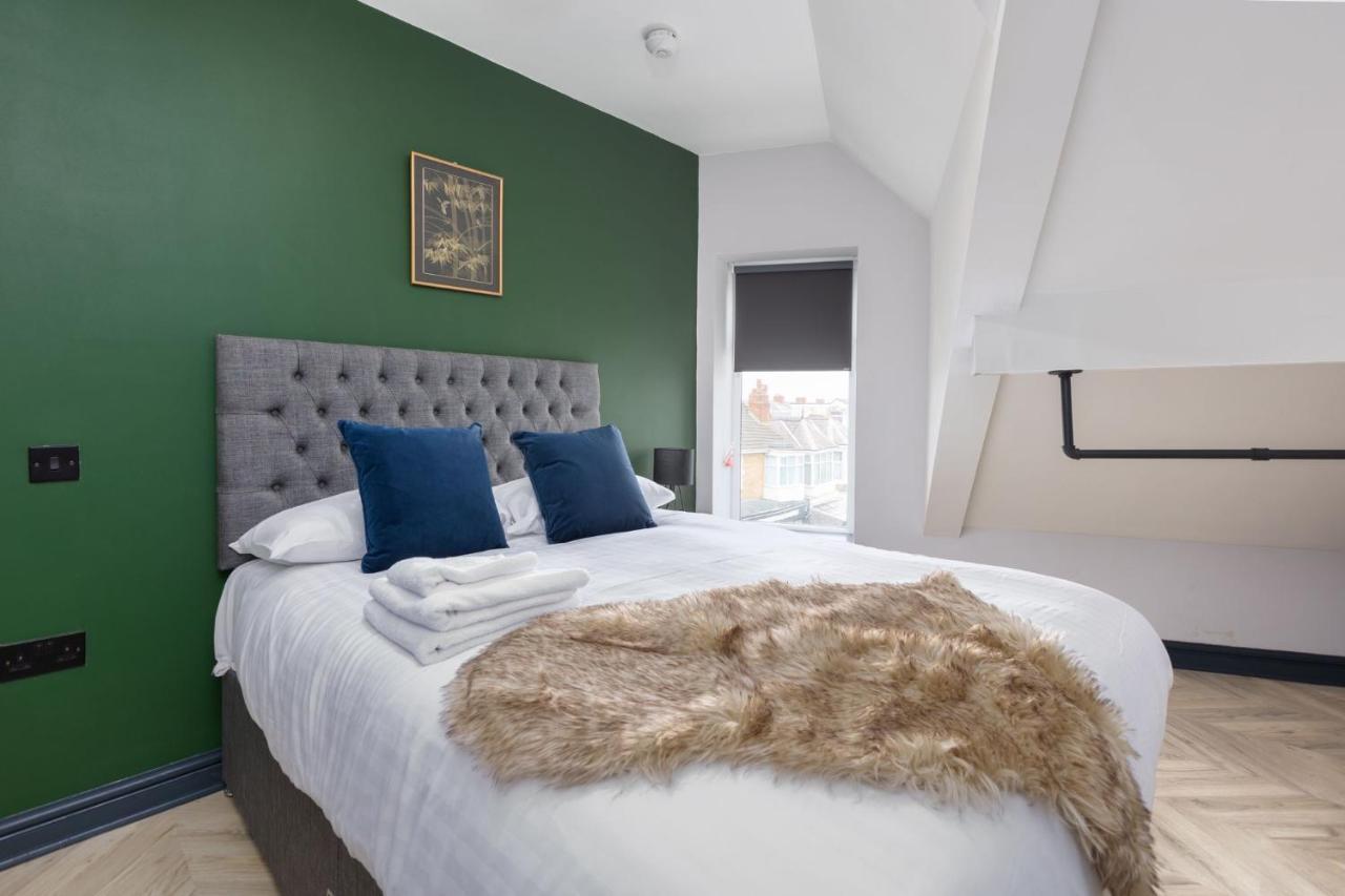 Ettie And Gigi'S Apartment Блекпул Екстериор снимка