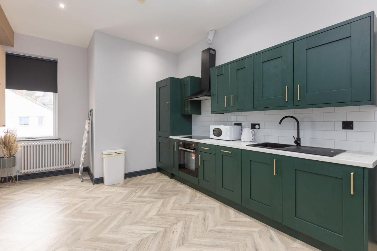 Ettie And Gigi'S Apartment Блекпул Екстериор снимка