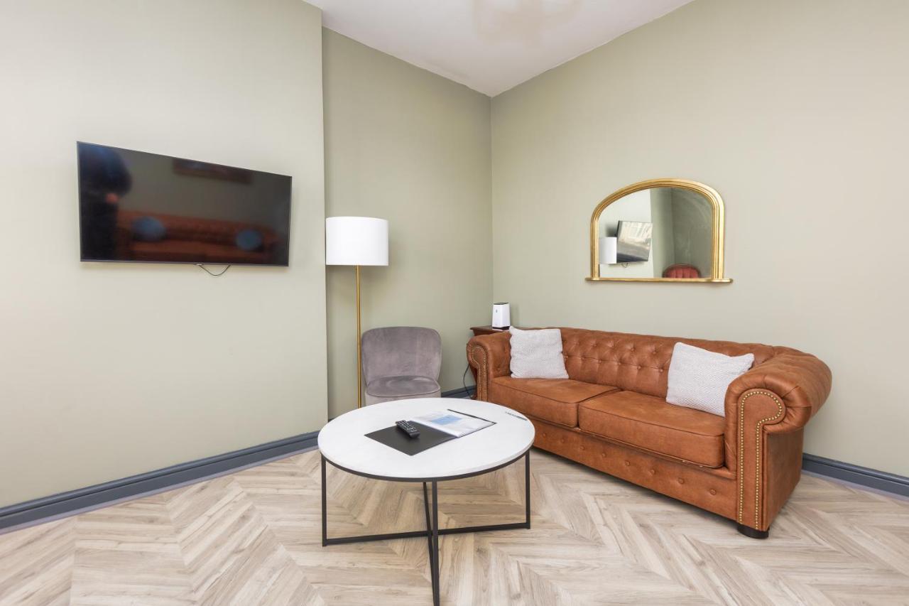 Ettie And Gigi'S Apartment Блекпул Екстериор снимка