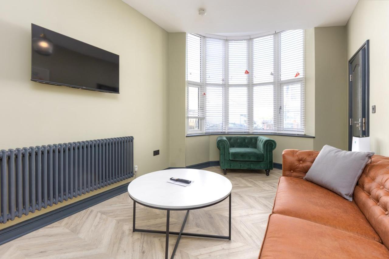 Ettie And Gigi'S Apartment Блекпул Екстериор снимка