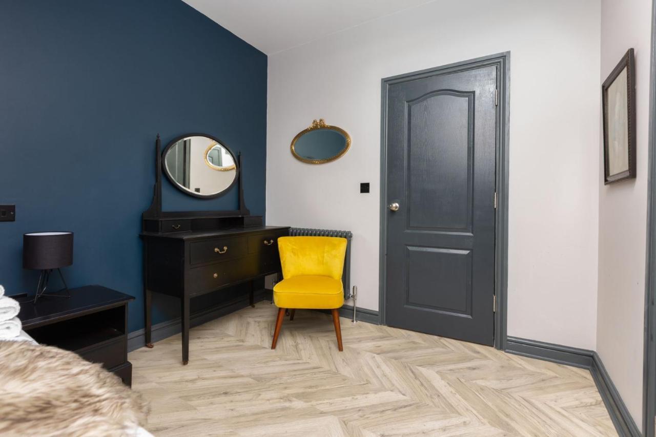 Ettie And Gigi'S Apartment Блекпул Екстериор снимка